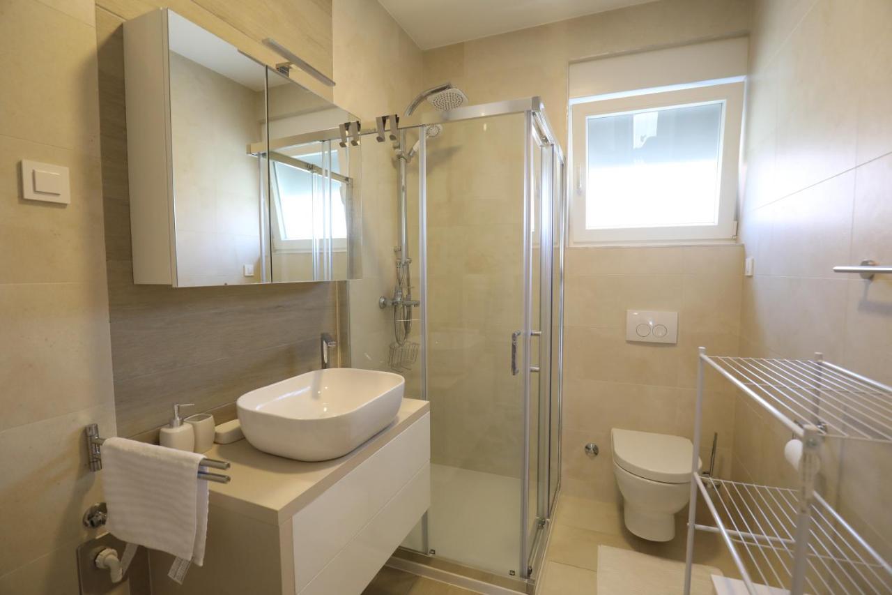Smil'E Apartments Vodice Exterior foto
