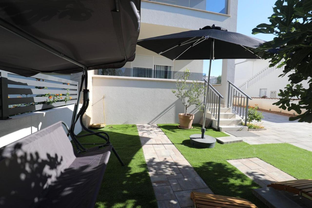 Smil'E Apartments Vodice Exterior foto